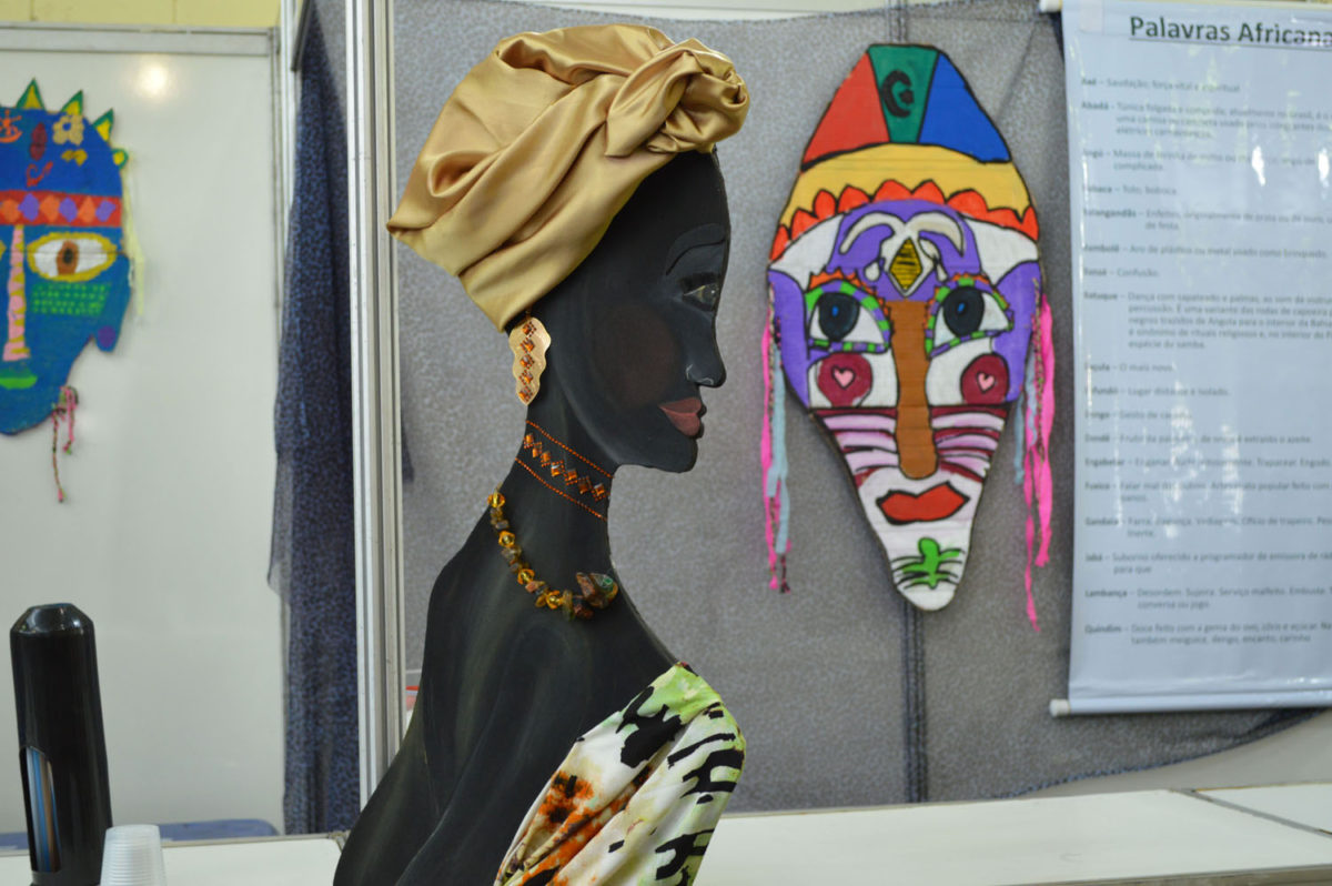 Etnia negra boneco